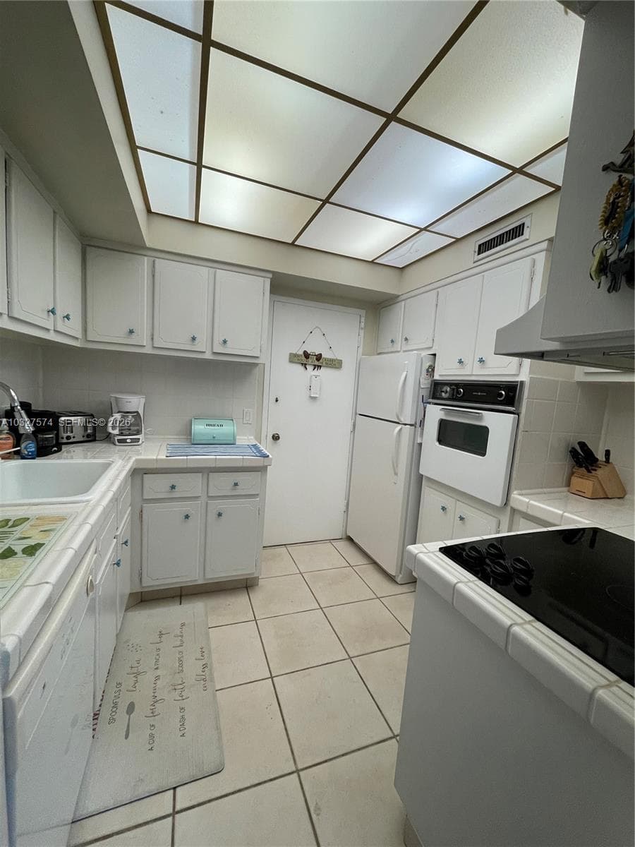 3505 S Ocean Dr # 921, Hollywood FL 33019 photo 2