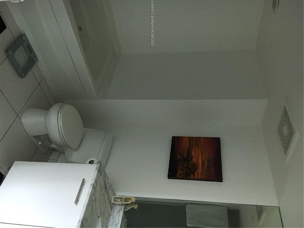 55 SE 6 ST # 2006, Miami FL 33131 photo 3
