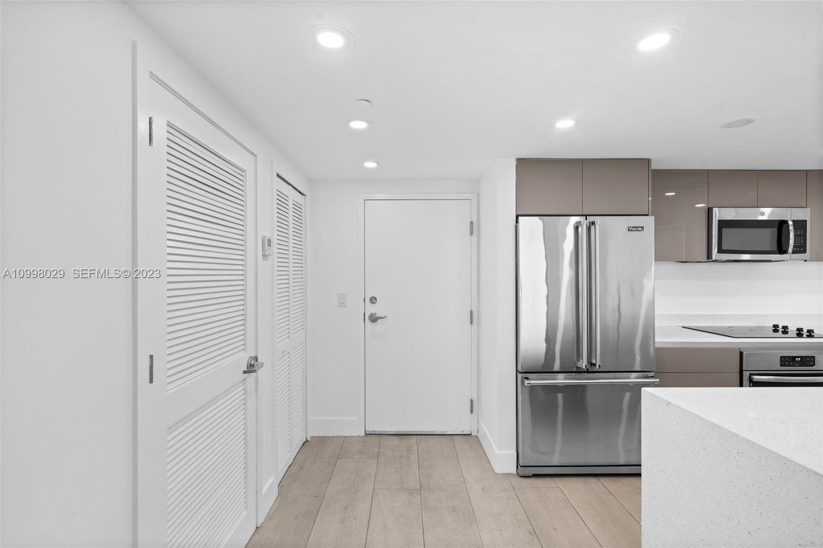 13800 Highland Dr # 504, North Miami Beach FL 33181 photo 4