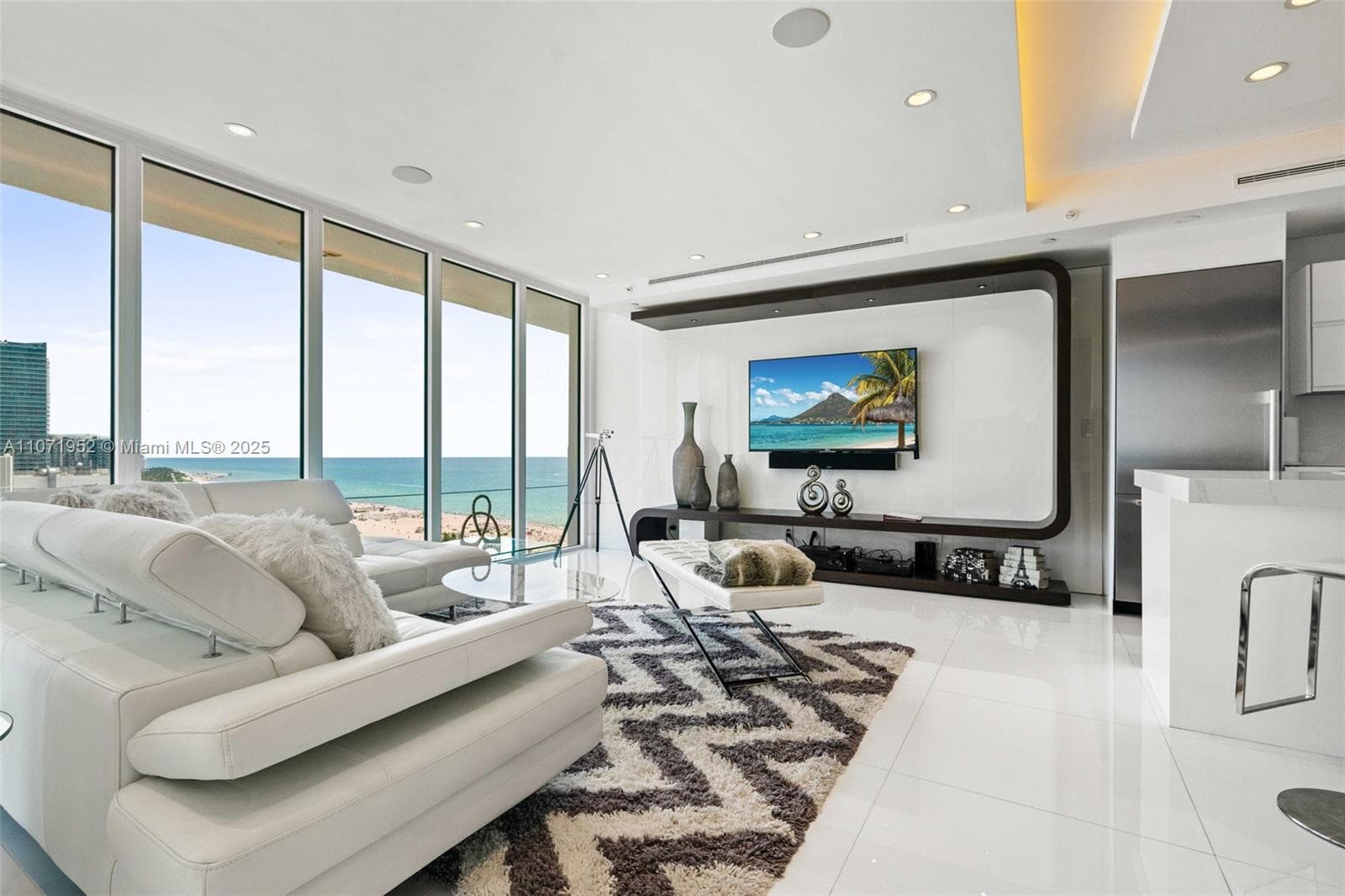 100 Lincoln Rd # PH6, Miami Beach FL 33139