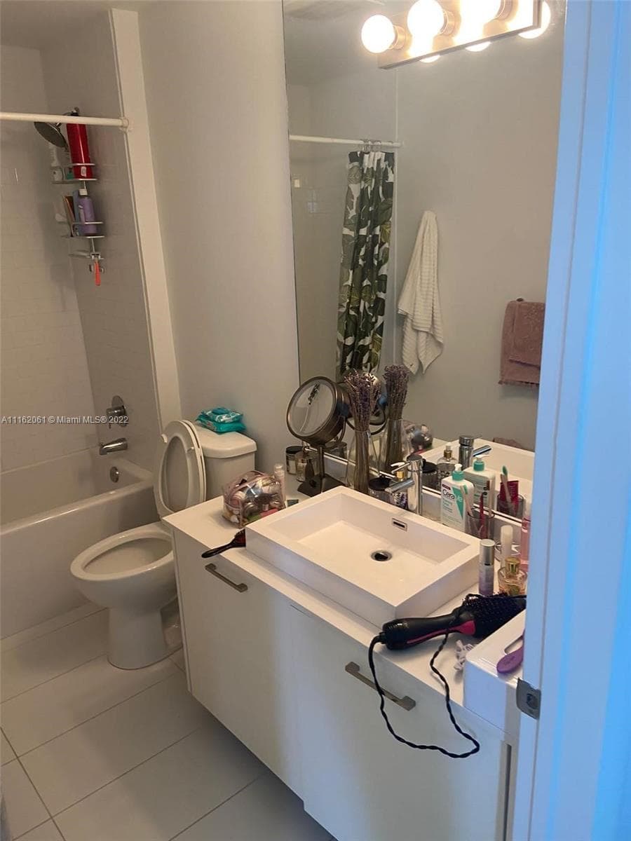 151 SE 1st St # PH05, Miami FL 33131 photo 2