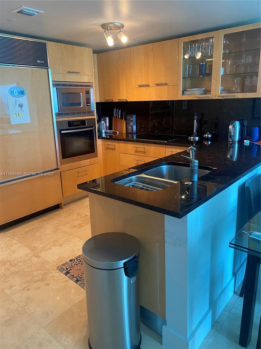 6801 Collins Ave, Miami Beach FL 33141 photo 3