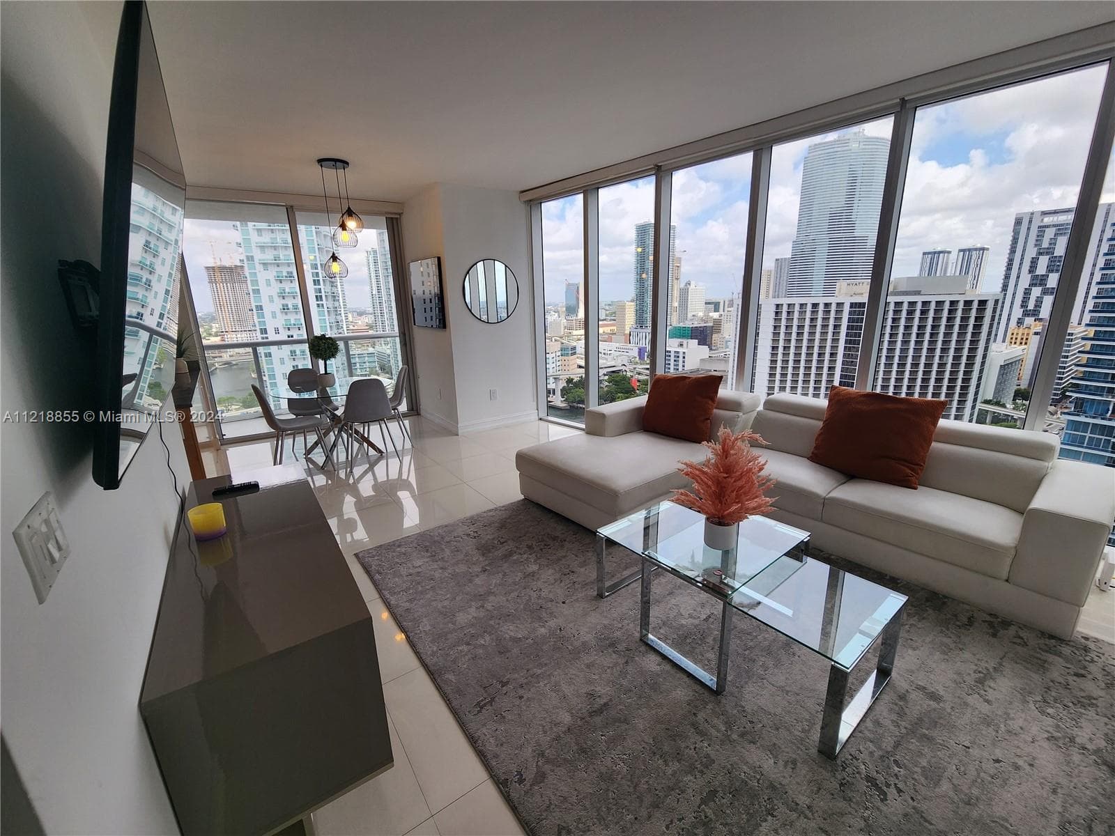 485 Brickell Ave # 2504, Miami FL 33131 photo 2