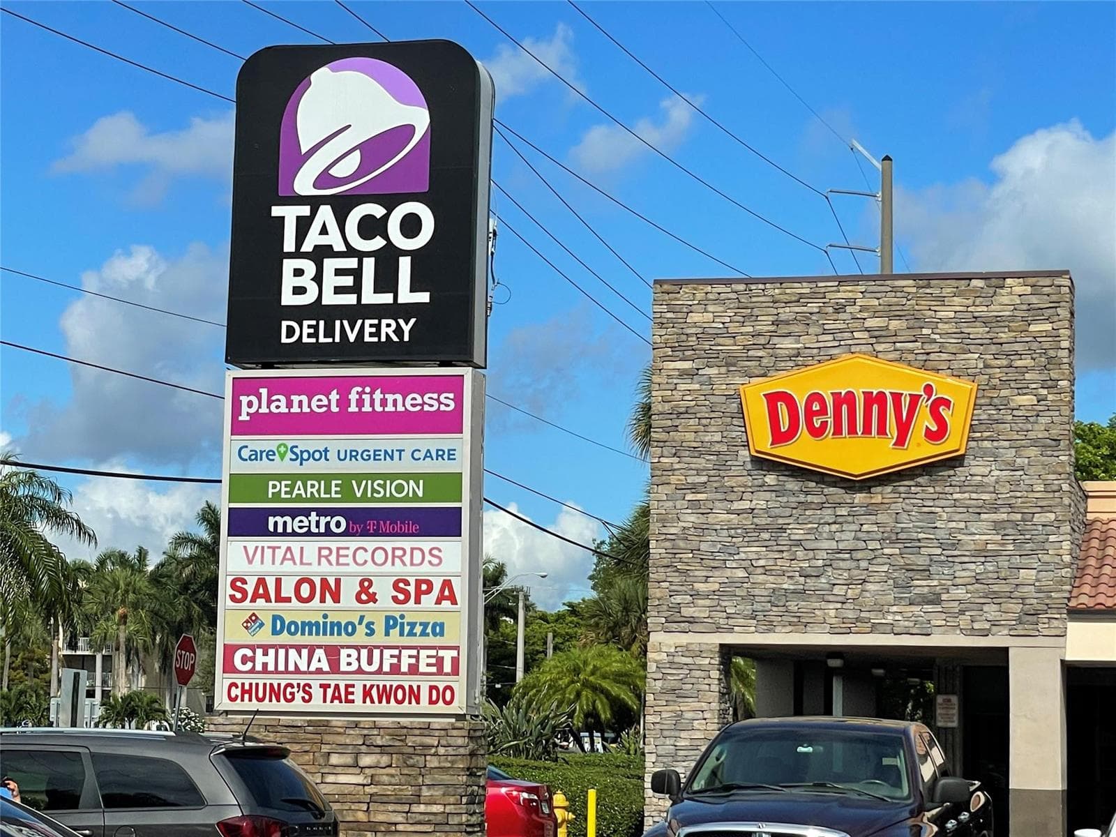 18606 NW 67th Avenue, Hialeah FL 33015