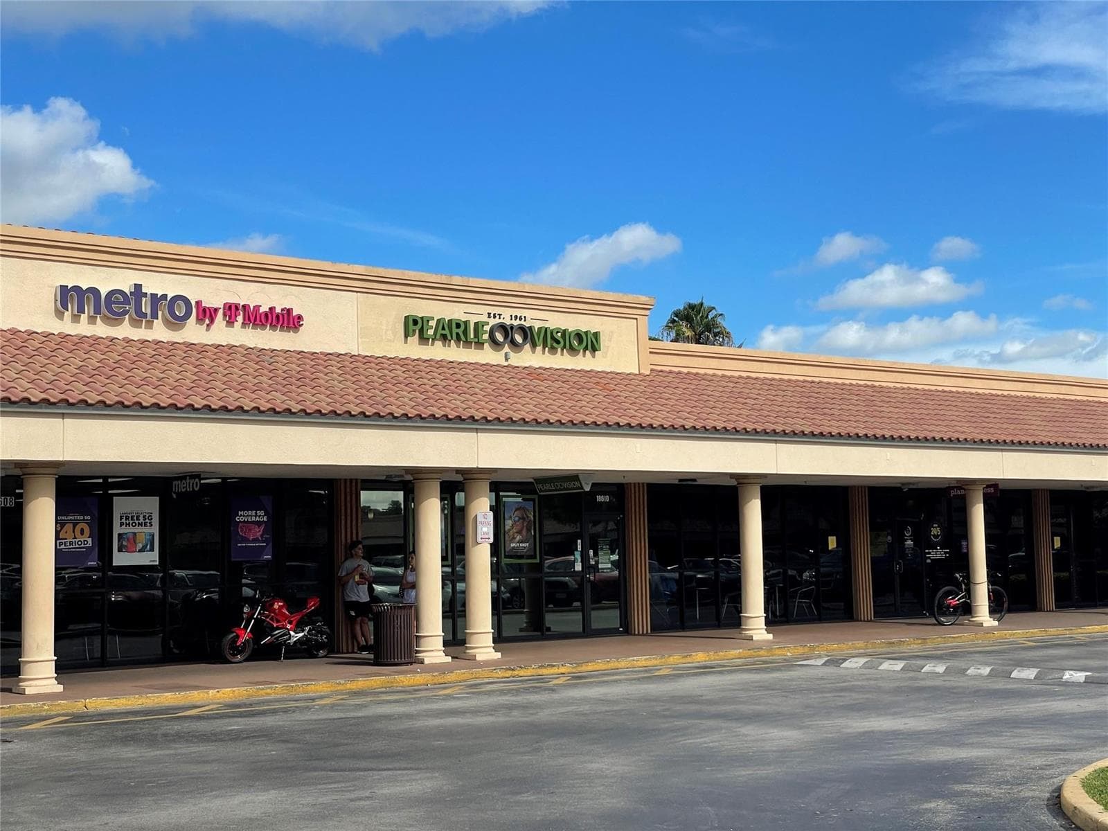 18606 NW 67th Avenue, Hialeah FL 33015 photo 4