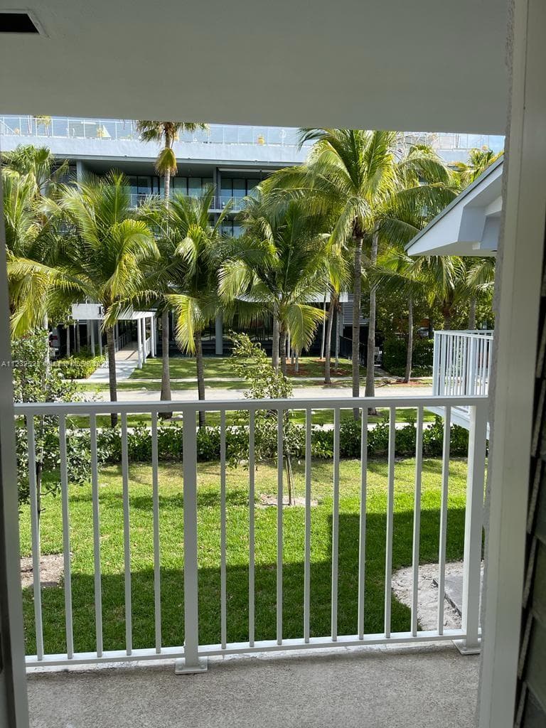 100 Sunrise Dr # 25, Key Biscayne FL 33149