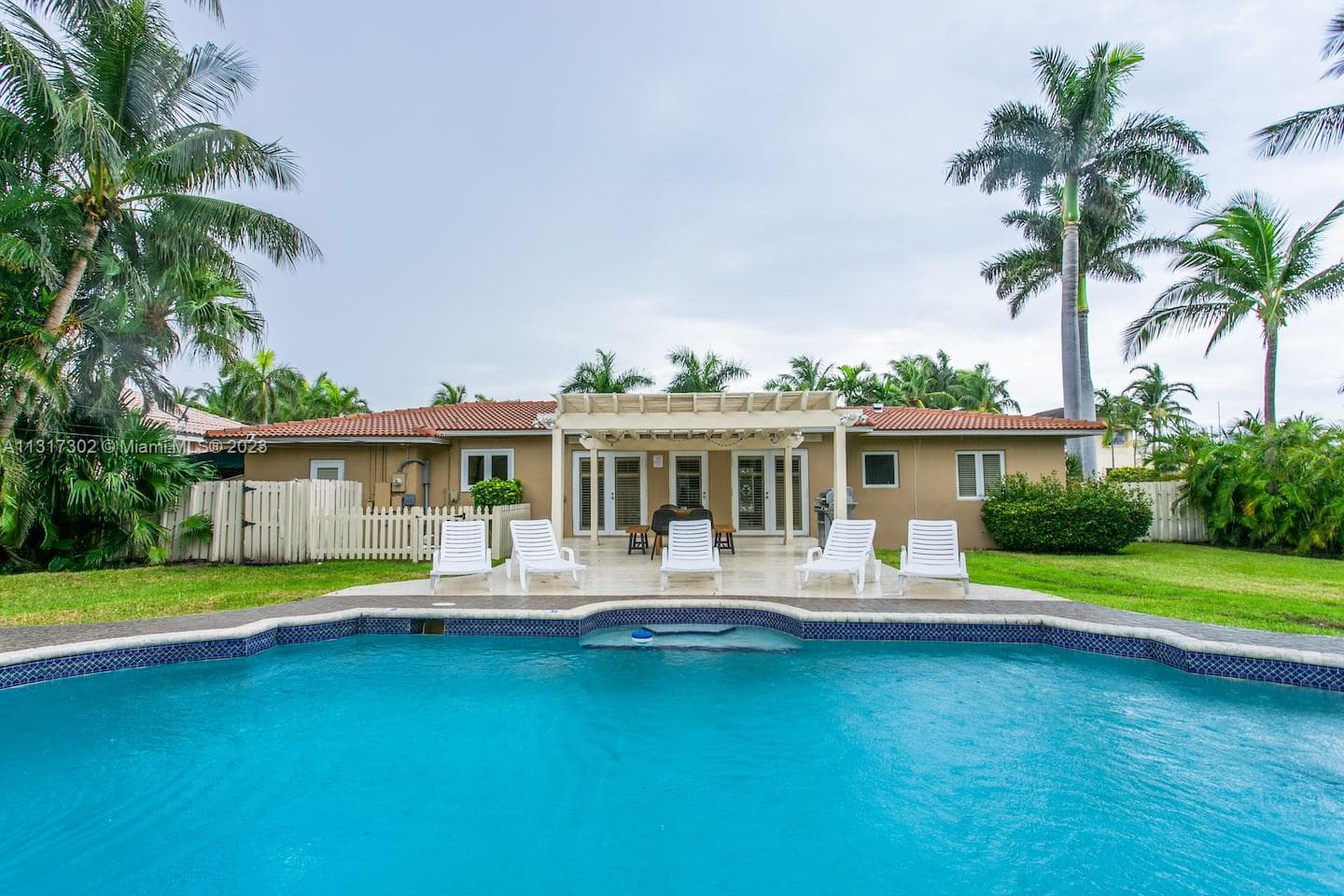 714 Harrison St, Hollywood FL 33019