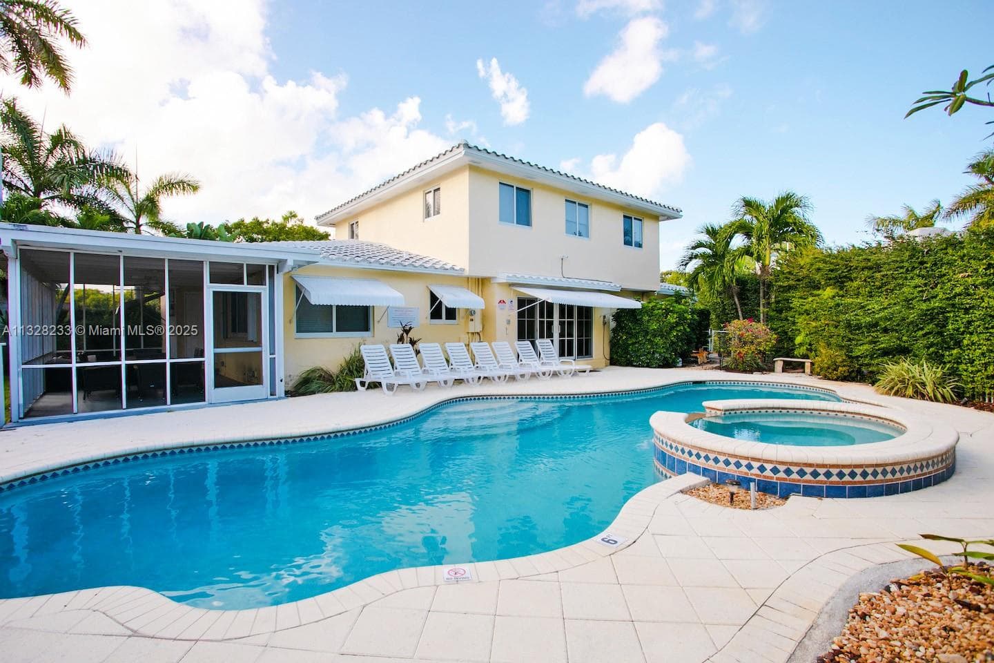 809 S 17th Ave, Hollywood FL 33020