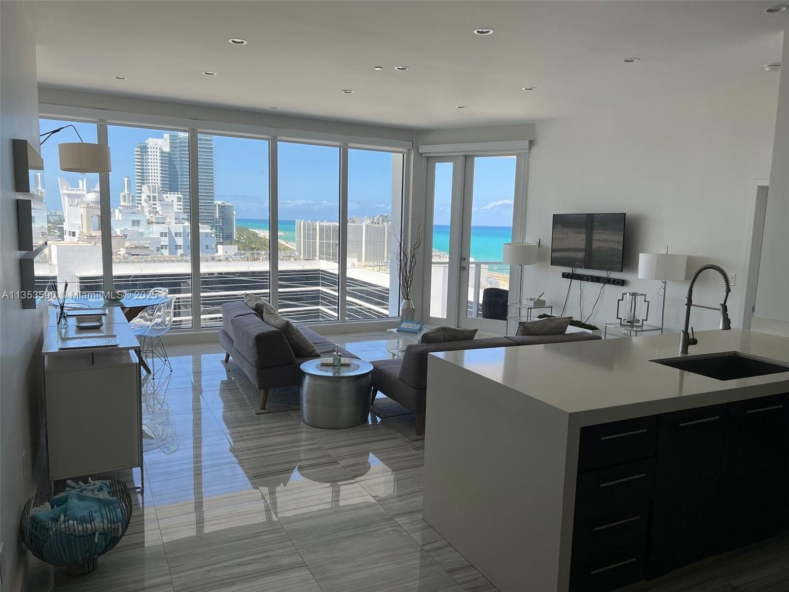 100 Lincoln Rd, Miami Beach FL 33139