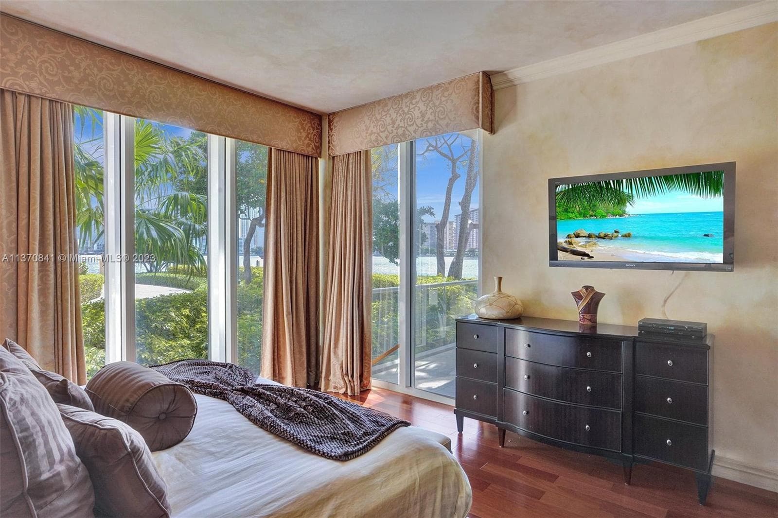 2600 Island Blvd # 101, Aventura FL 33160 photo 3