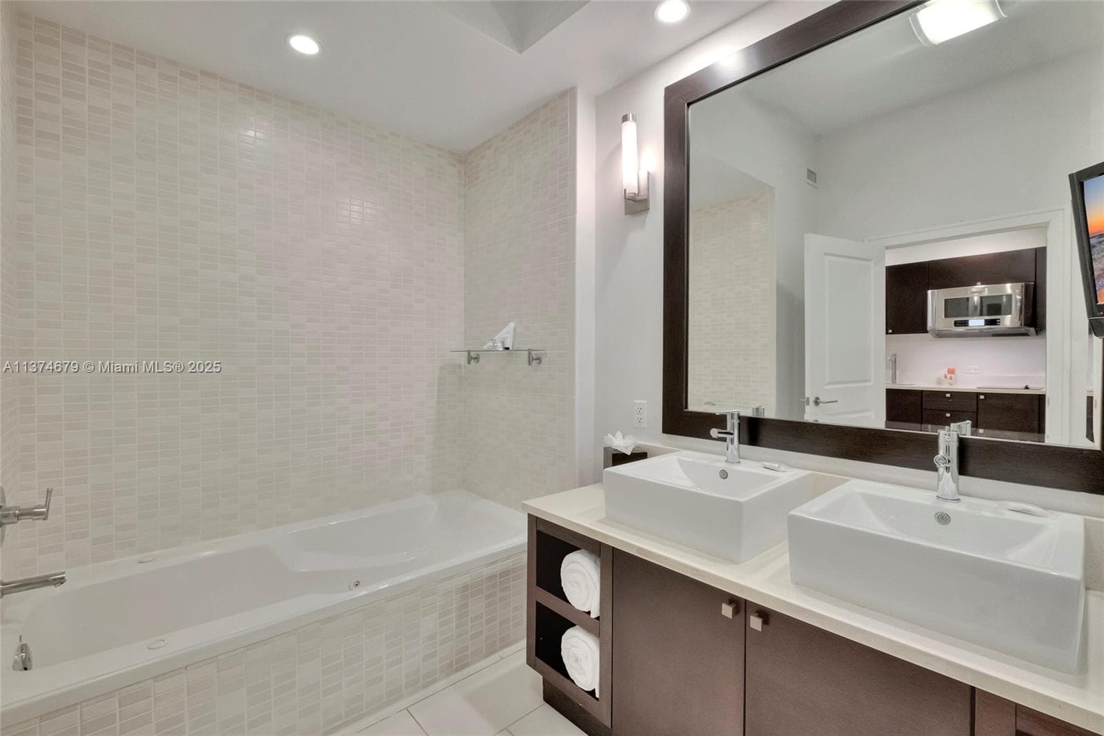 5300 NW 87th Ave # 606, Doral FL 33178 photo 4