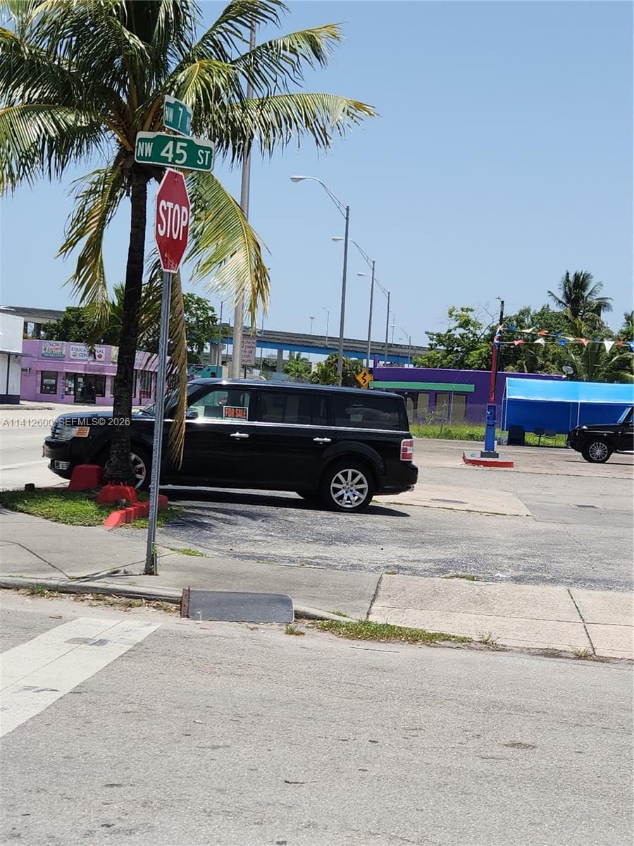 4420 NW 7th Ave, Miami FL 33127 photo 2