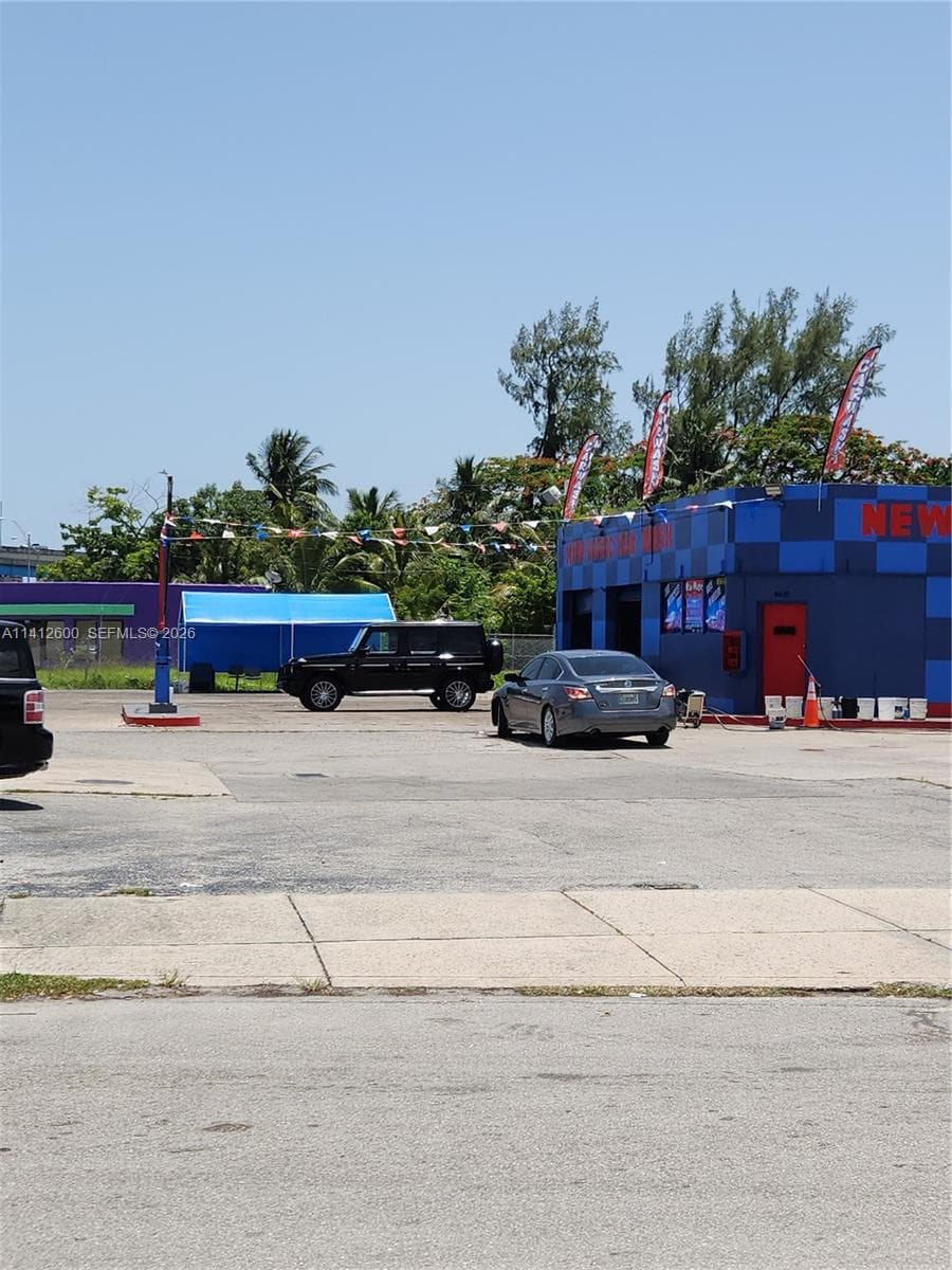 4420 NW 7th Ave, Miami FL 33127 photo 3
