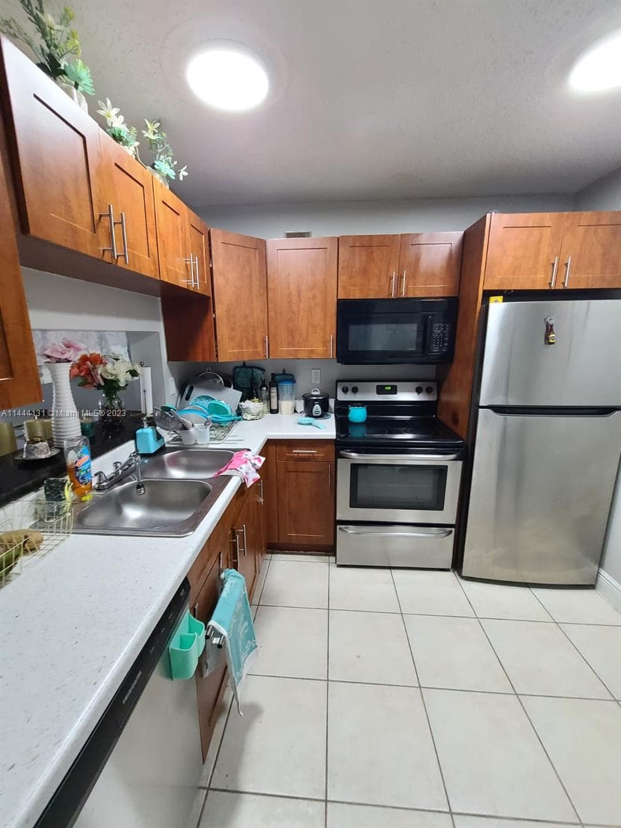 496 NW 165th St Rd # D112, Miami FL 33169 photo 3