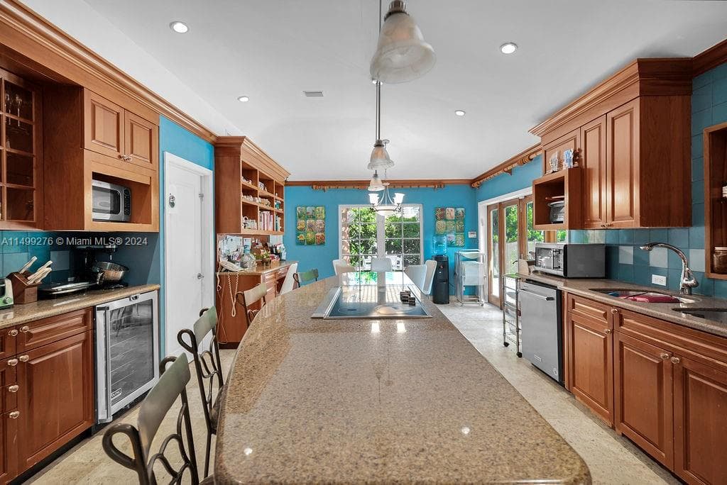 61 Camden Ct, Bal Harbour FL 33154 photo 4
