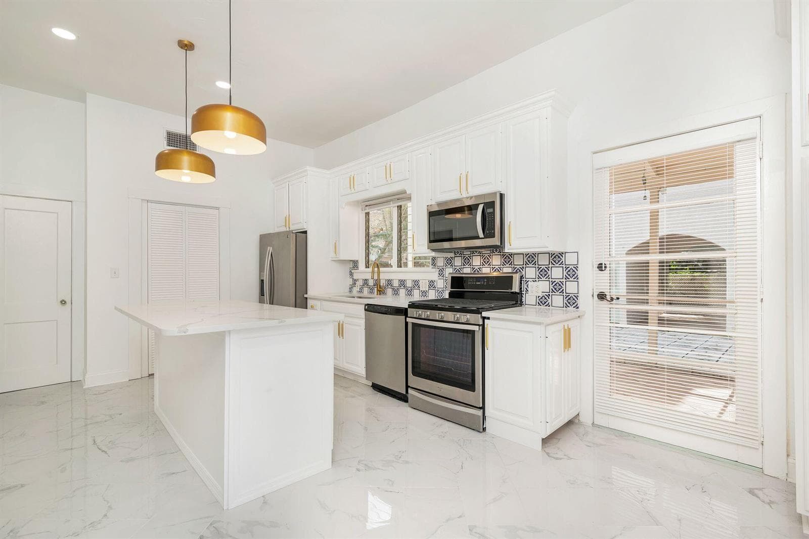 232 Rugby Road, West Palm Beach FL 33405 photo 2