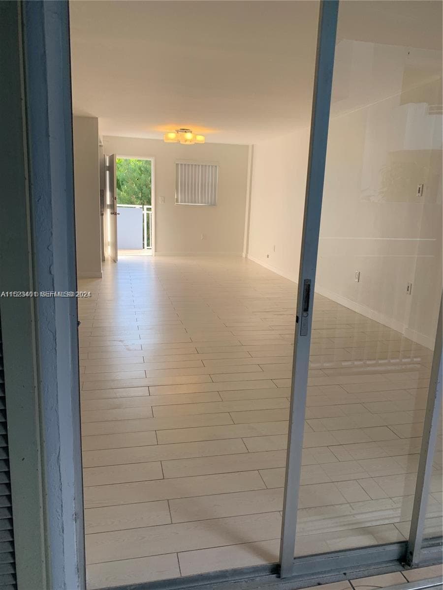 947 Lenox Ave # 204, Miami Beach FL 33139 photo 4