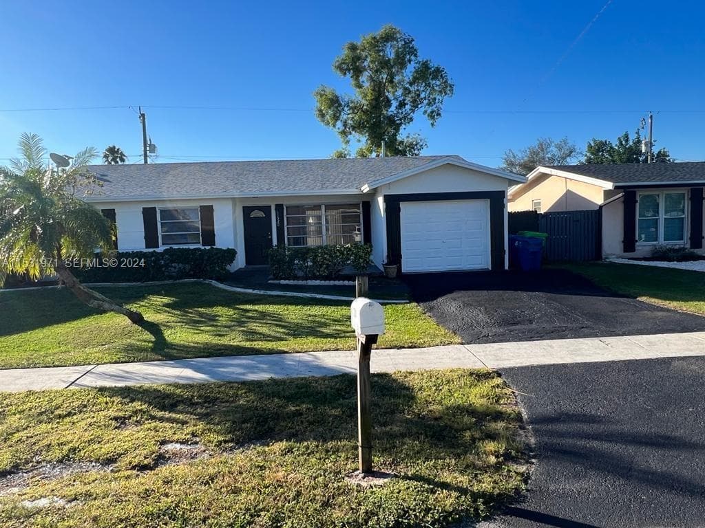 11520 NW 31st Pl, Sunrise FL 33323 photo 2