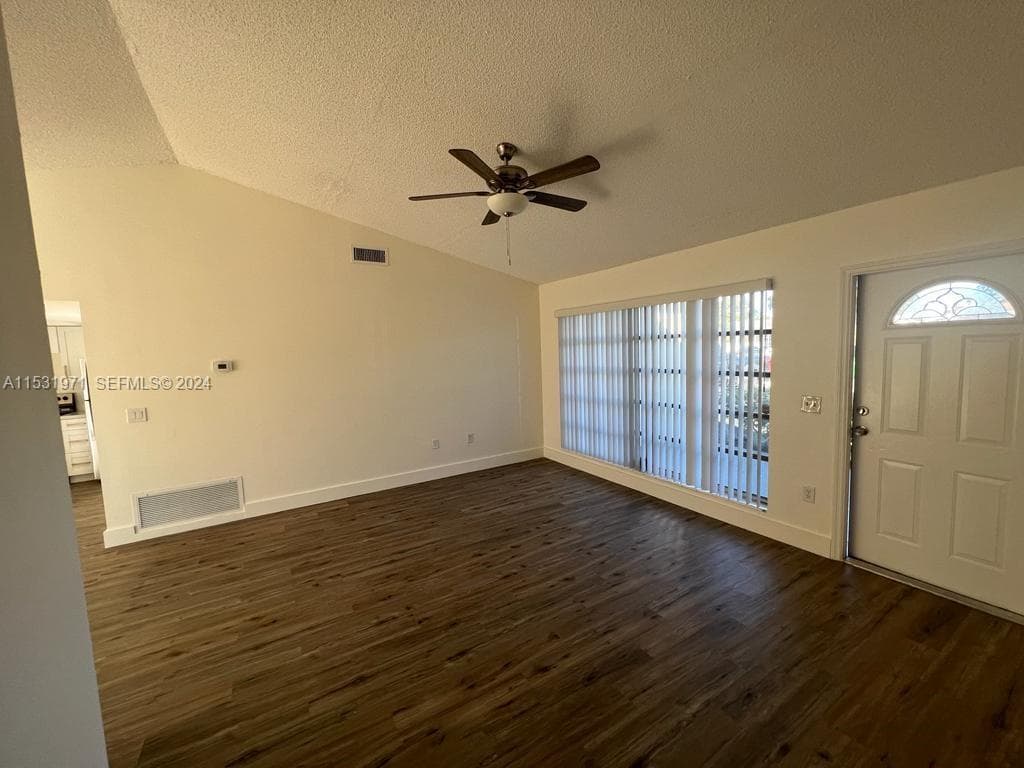 11520 NW 31st Pl, Sunrise FL 33323 photo 4
