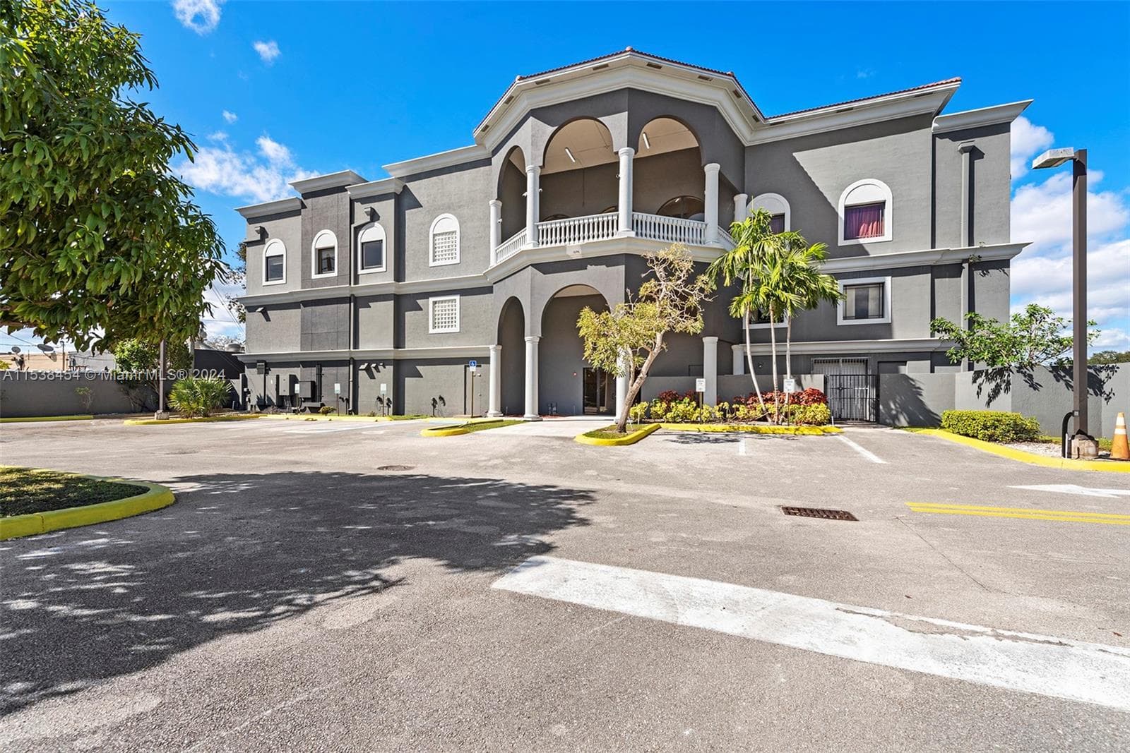 2227 N Federal Hwy, Hollywood FL 33020 photo 4