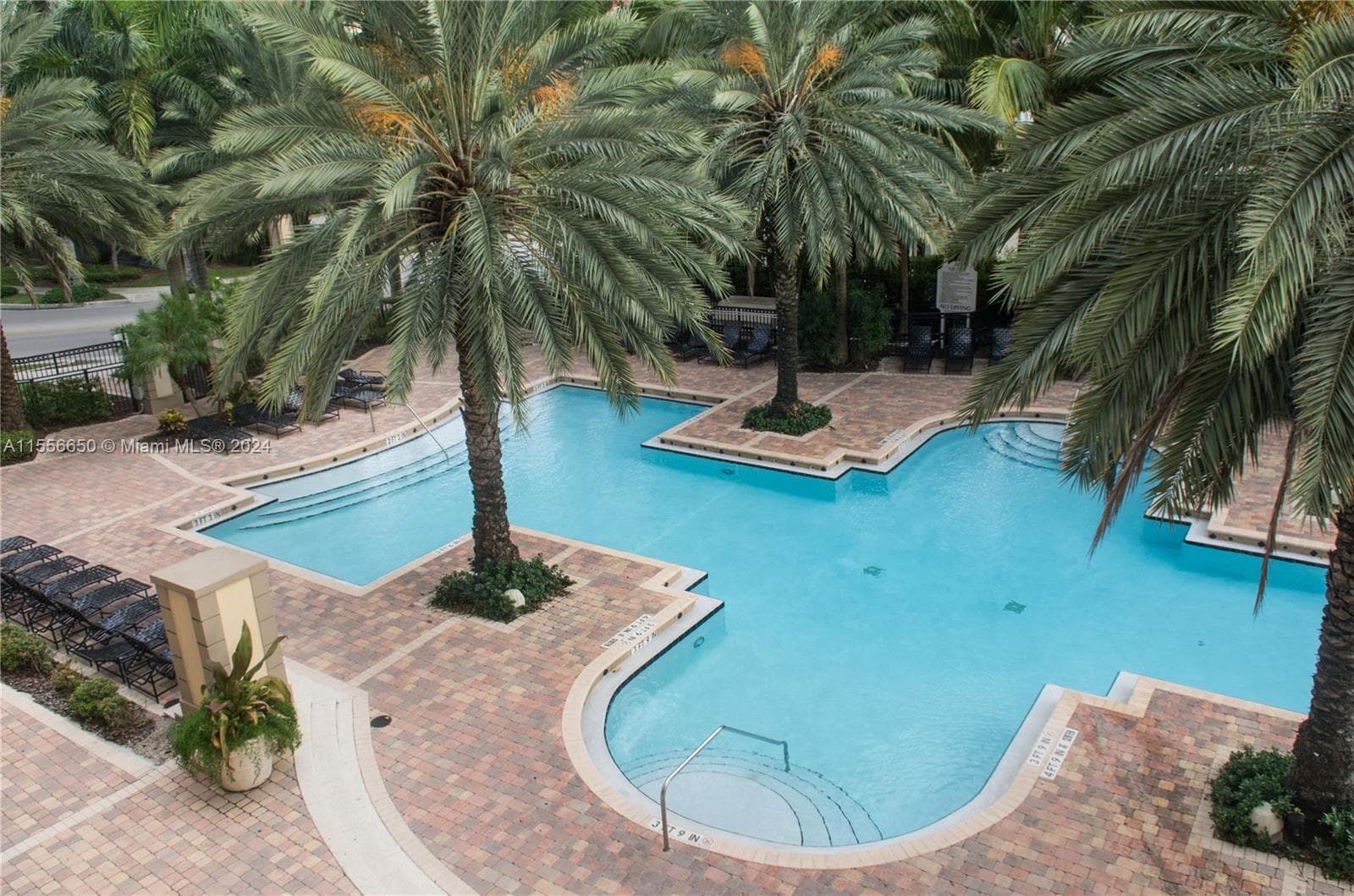 17100 N Bay Rd # 1402, Sunny Isles Beach, FL 33160 photo 2