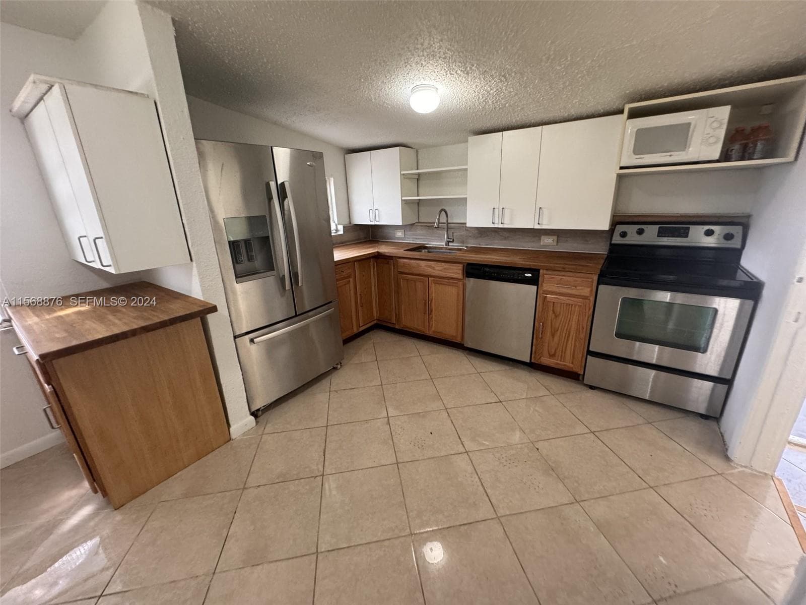 2255 NW 63rd St, Miami FL 33147 photo 5