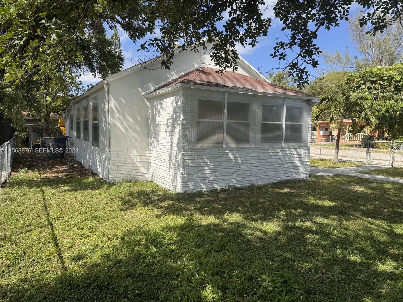 2255 NW 63rd St, Miami FL 33147 photo 4