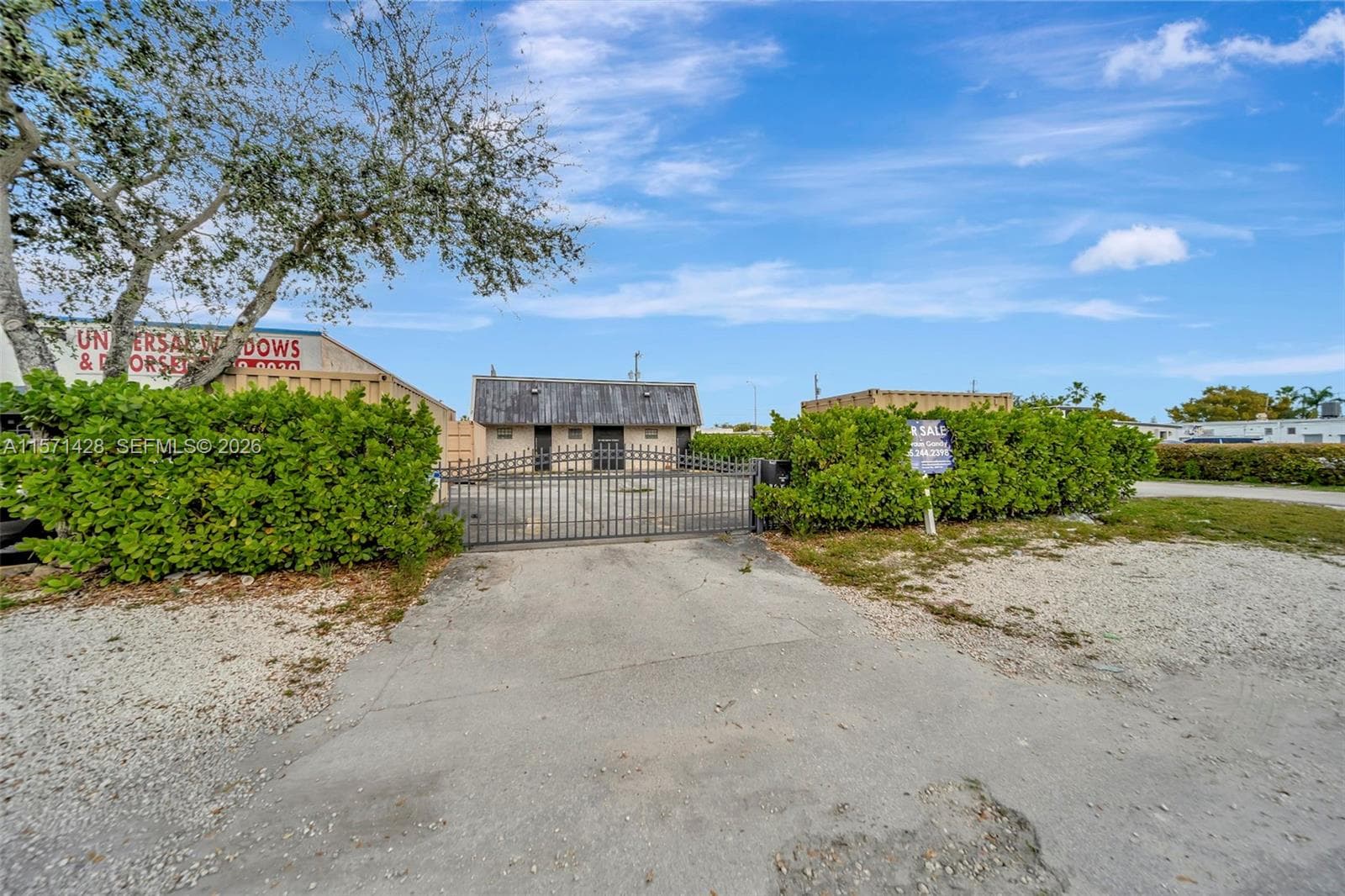 67 NW 166th St, Miami FL 33169 photo 2