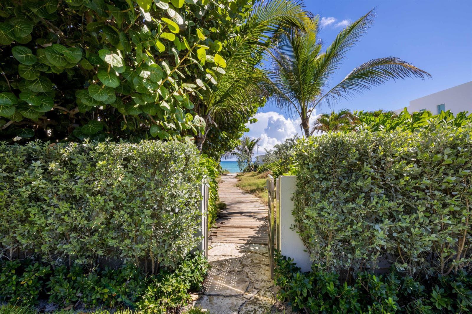 1048 S Ocean Boulevard, Palm Beach FL 33480 photo 2