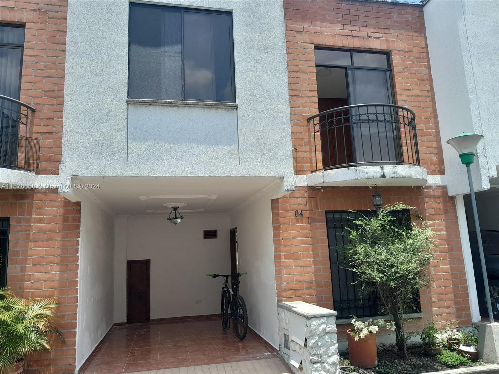 Calle 57 #23-98 Unit 4 Palmira, - Colombia