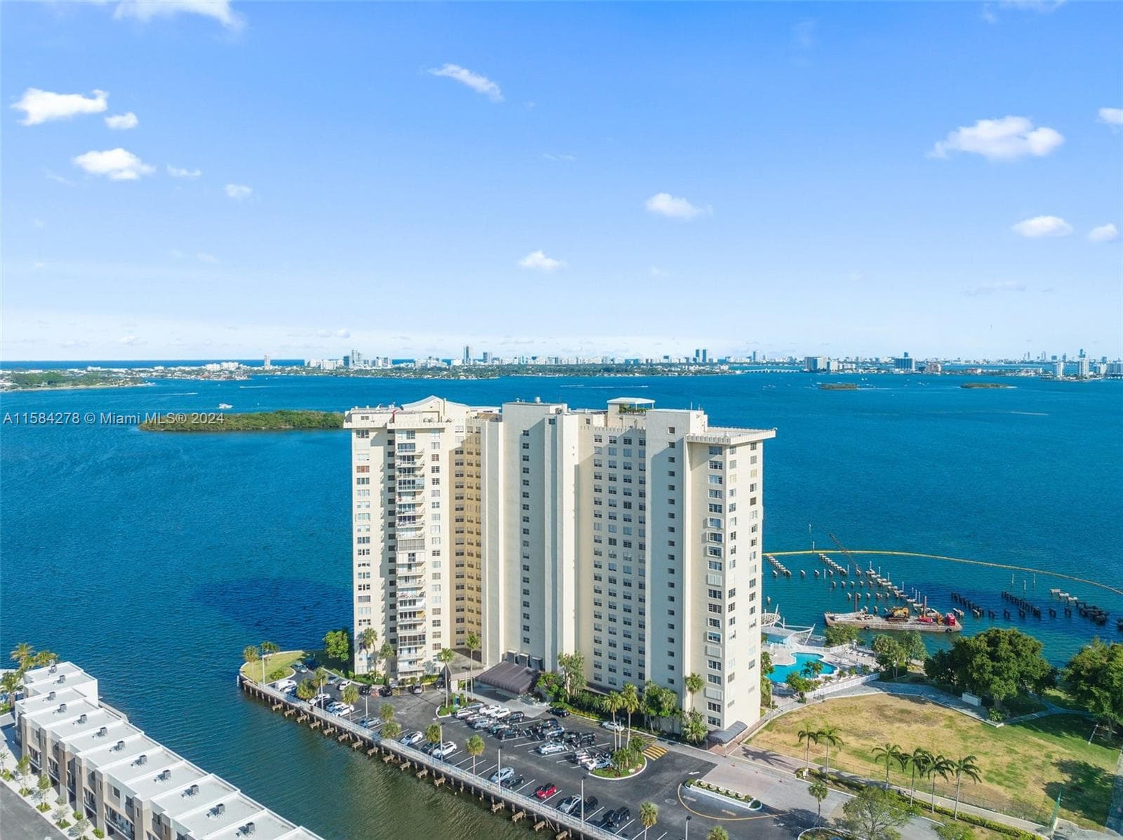 11111 Biscayne Blvd # 3A, Miami FL 33181