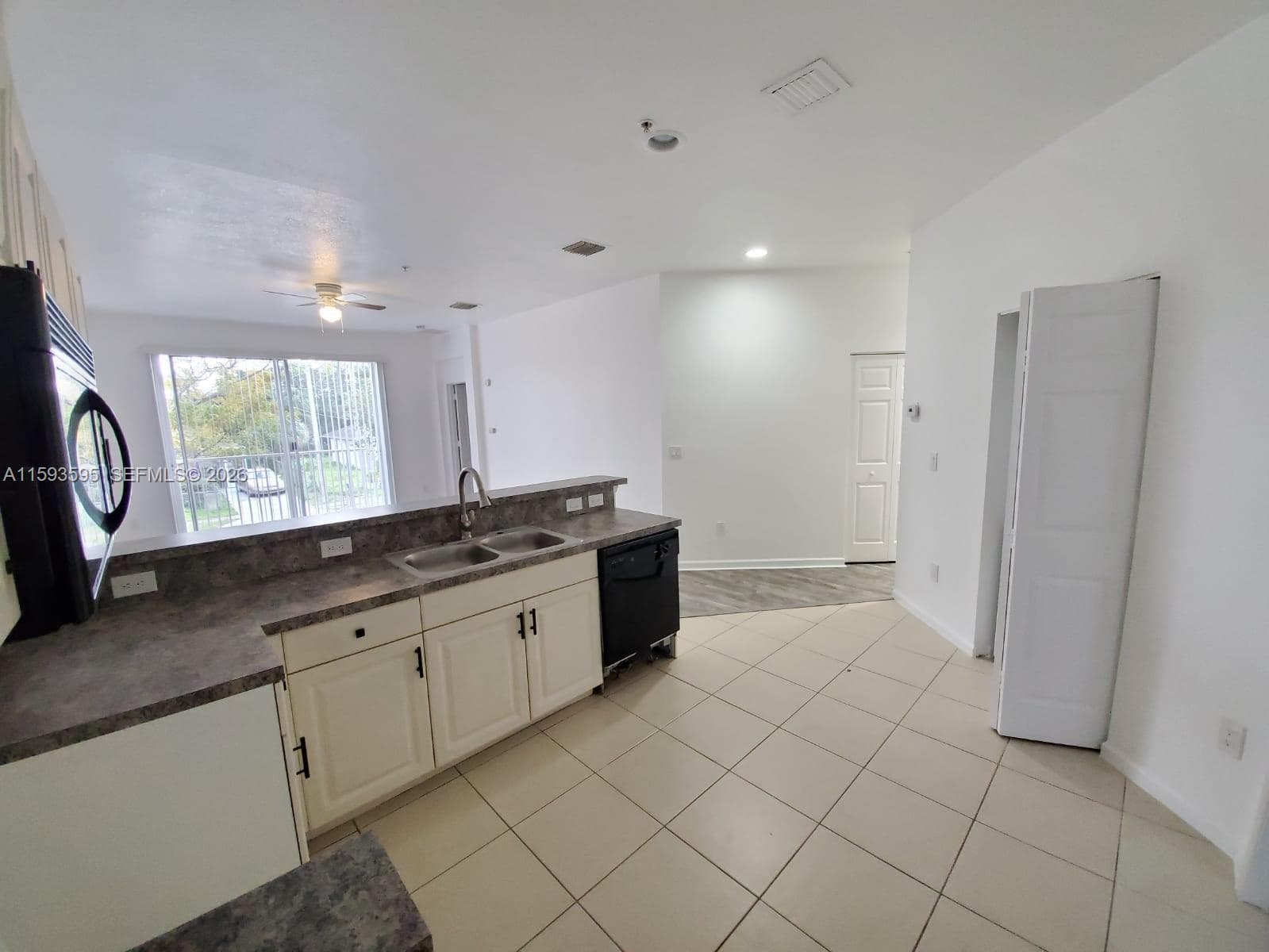 1945 Marsh Harbor Dr # 1945, Riviera Beach FL 33404 photo 2