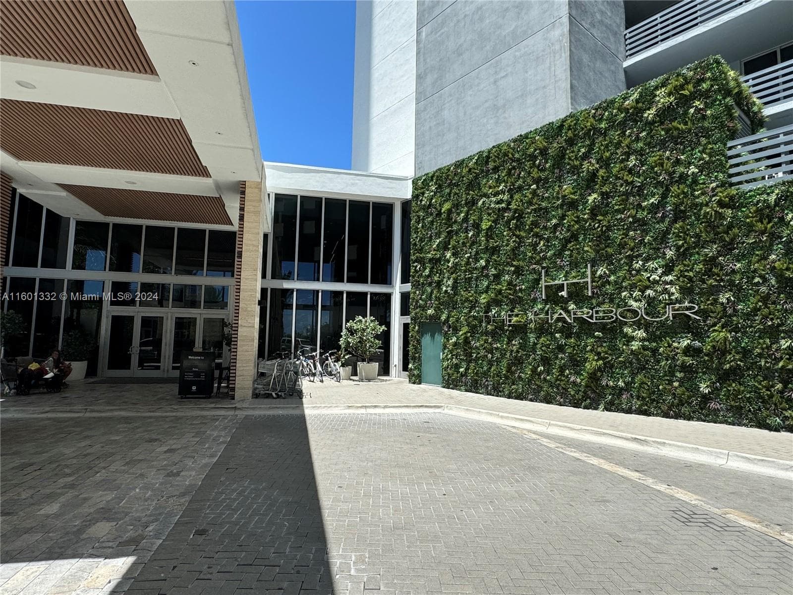 16385 Biscayne Blvd # 2421, North Miami Beach FL 33160 photo 2