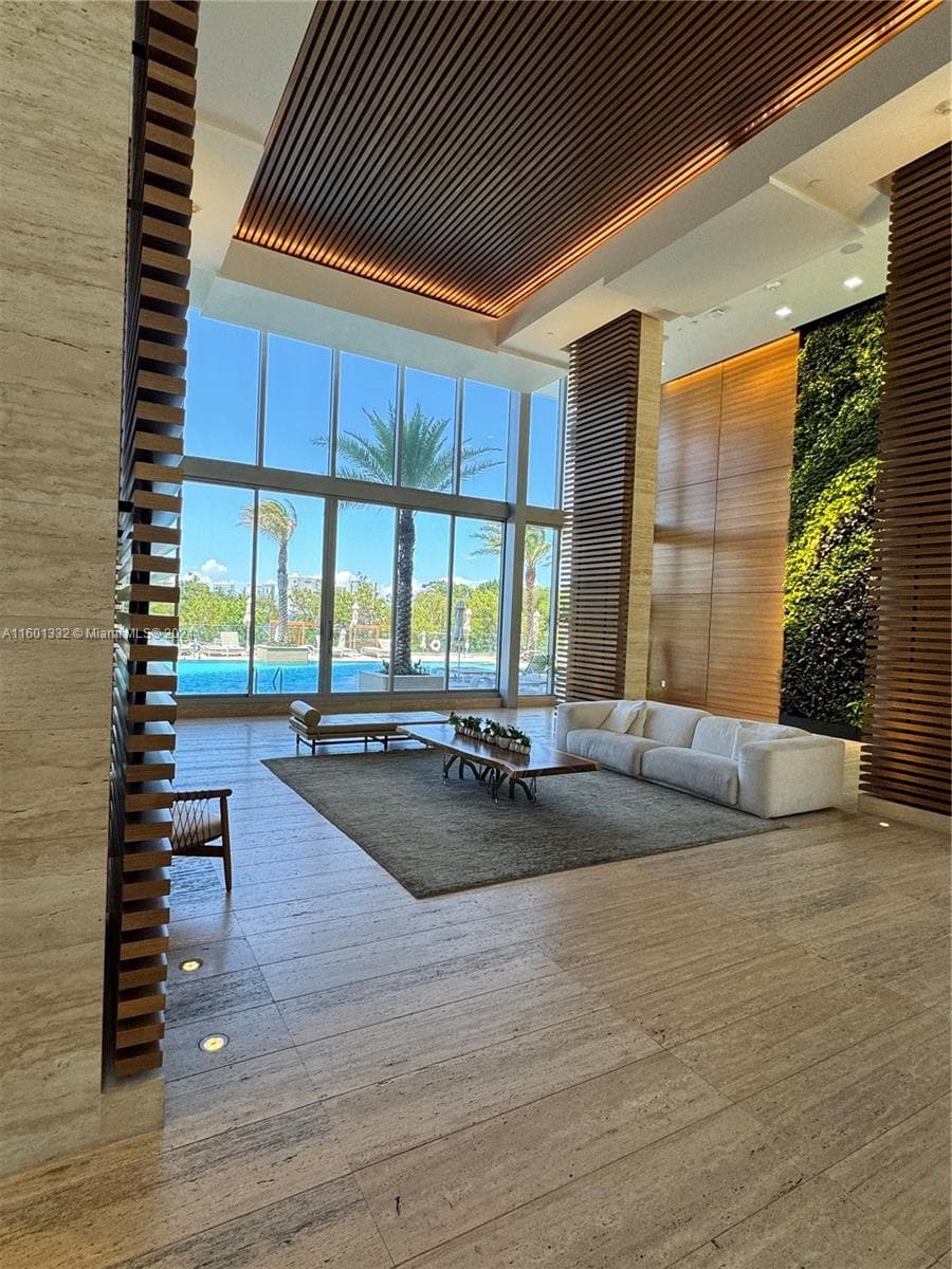16385 Biscayne Blvd # 2421, North Miami Beach FL 33160 photo 4