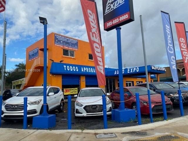 4010 E 8th Ave, Hialeah FL 33013 photo 2