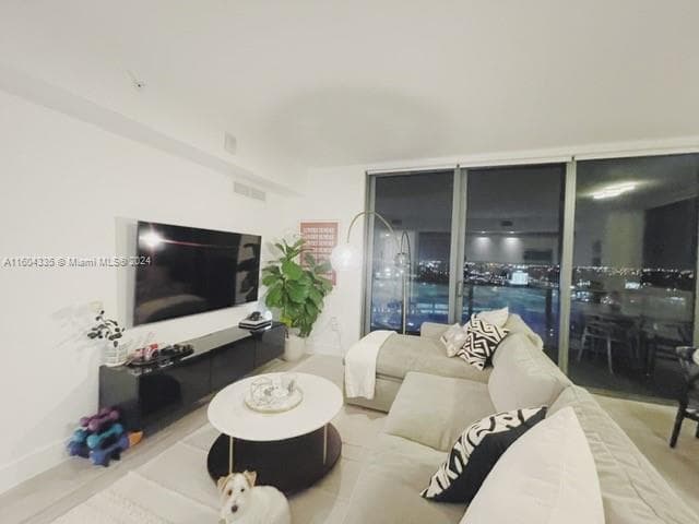 121 NE 34th St # 1409, Miami FL 33137 photo 2
