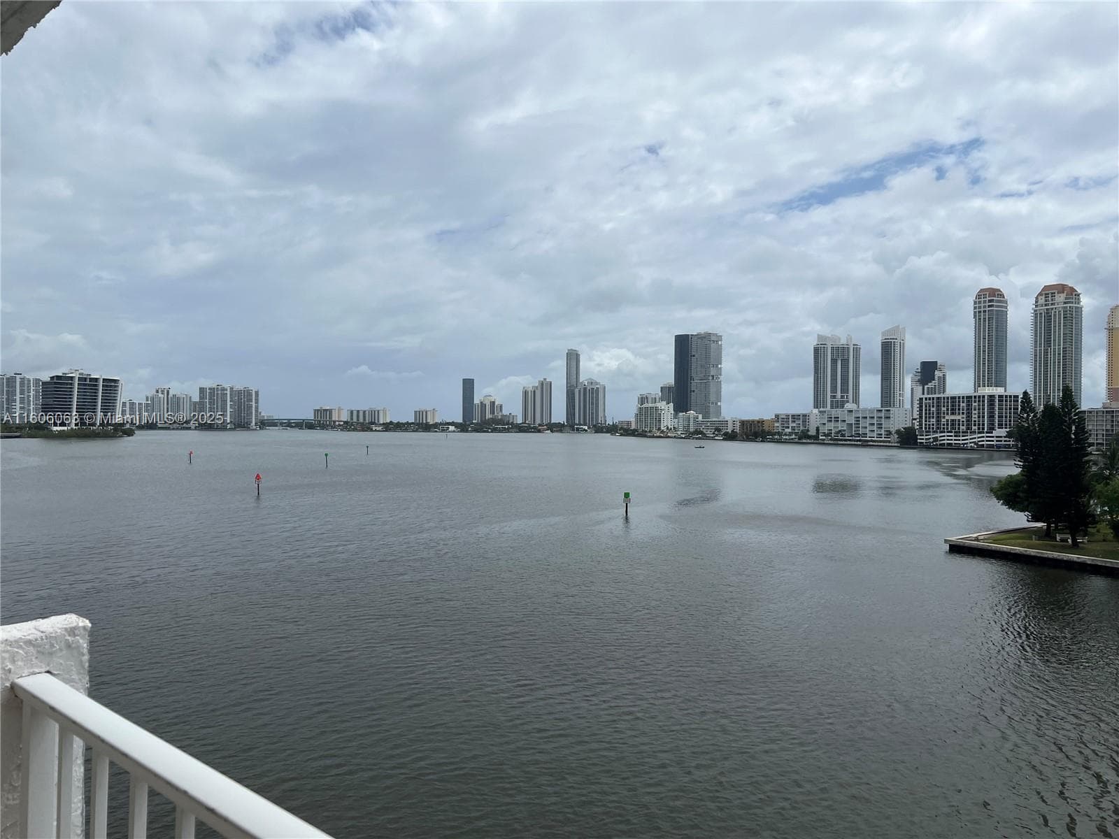 4000 NE 170th St # 604, North Miami Beach FL 33160 photo 4