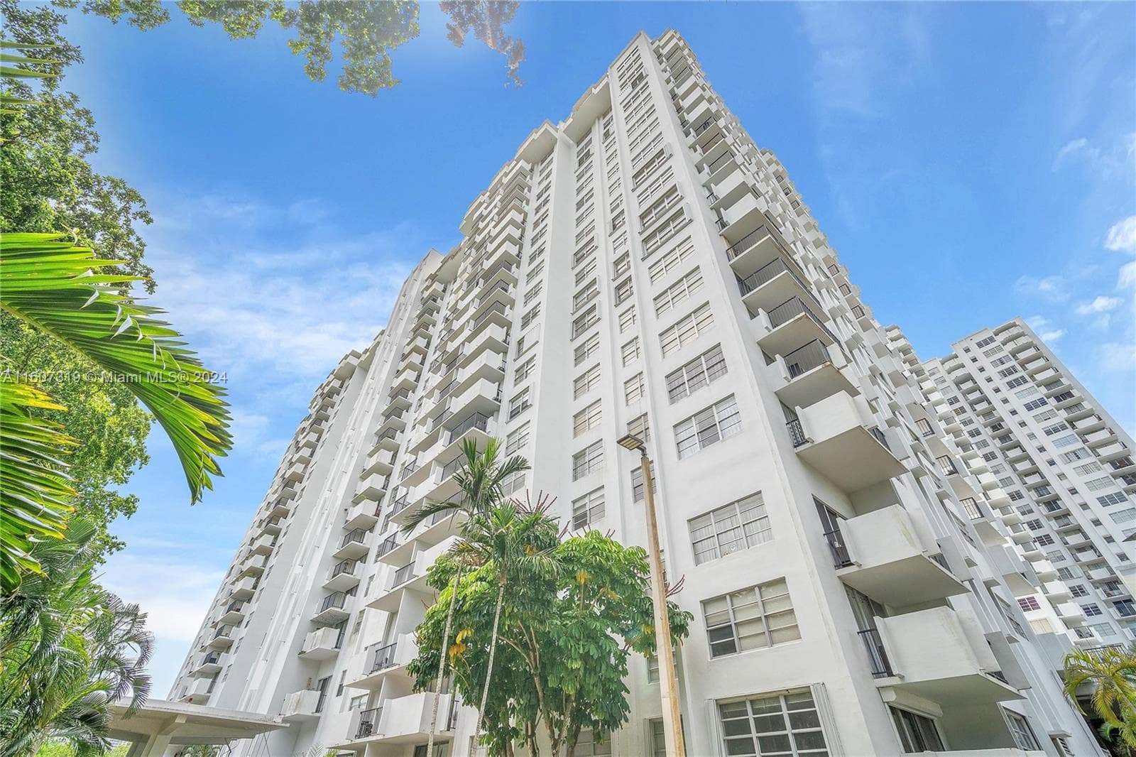 2780 NE 183rd St # 1601, Aventura FL 33160 photo 2