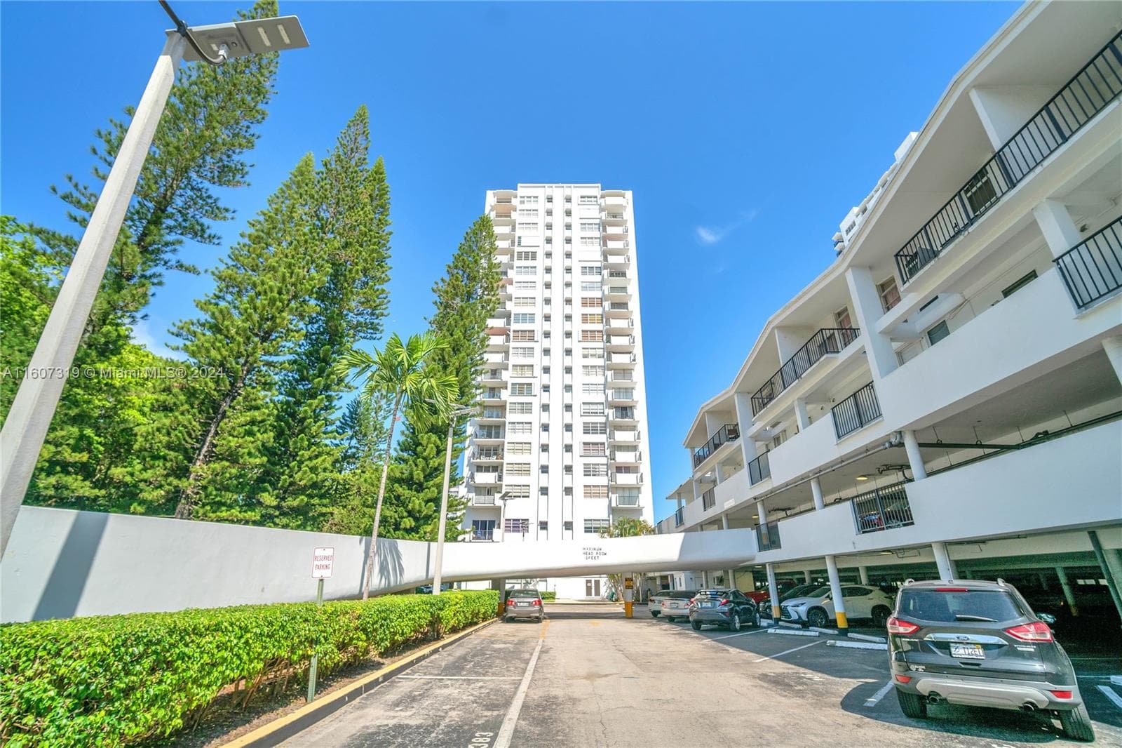 2780 NE 183rd St # 1601, Aventura FL 33160 photo 3
