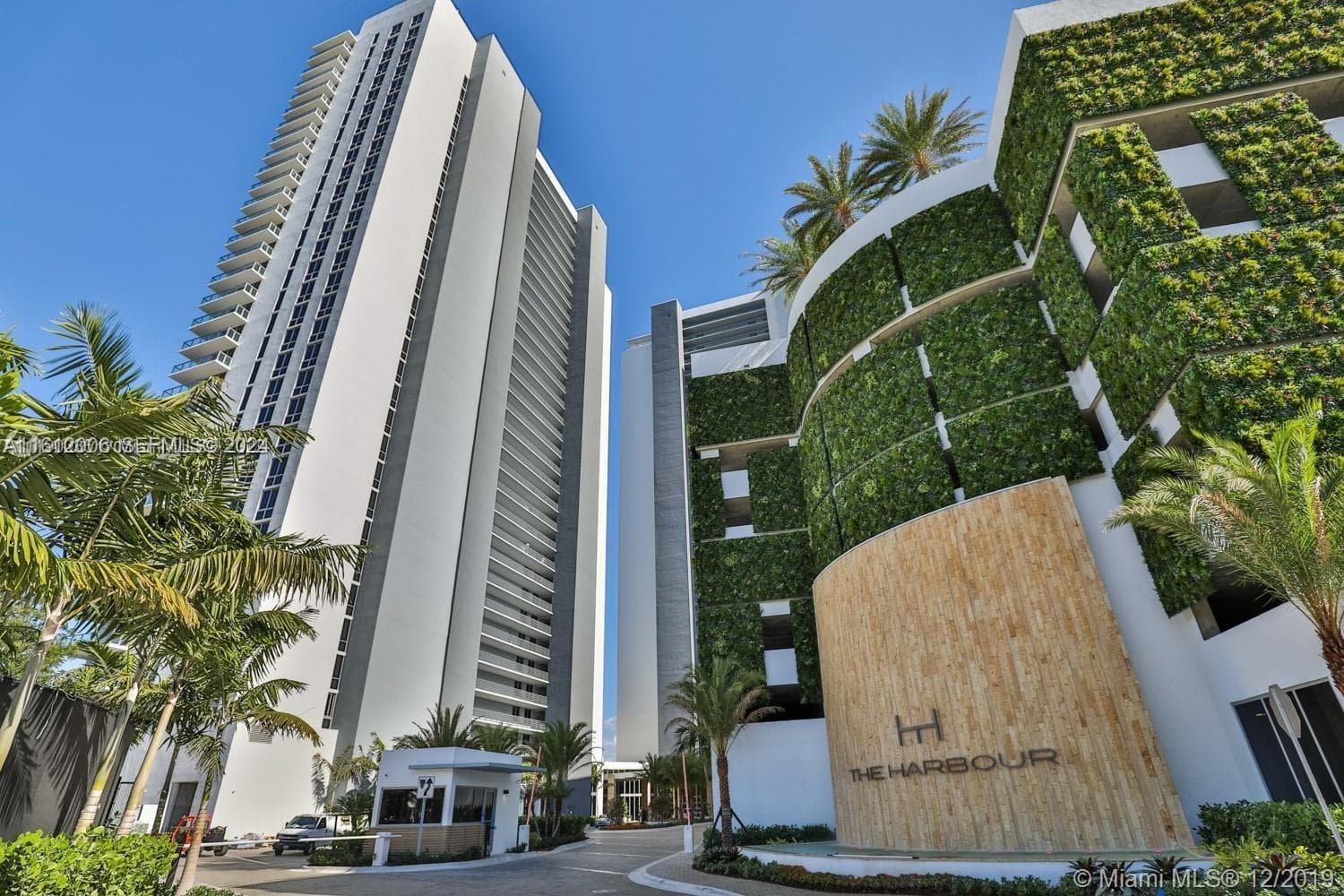 16385 Biscayne Blvd # 1418, North Miami Beach FL 33160 photo 2