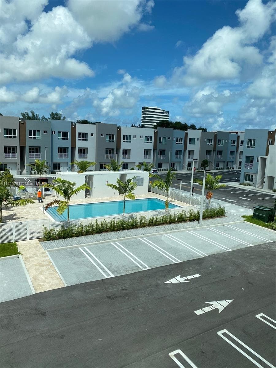 2505 NE 193rd St # 4207, Miami FL 33180