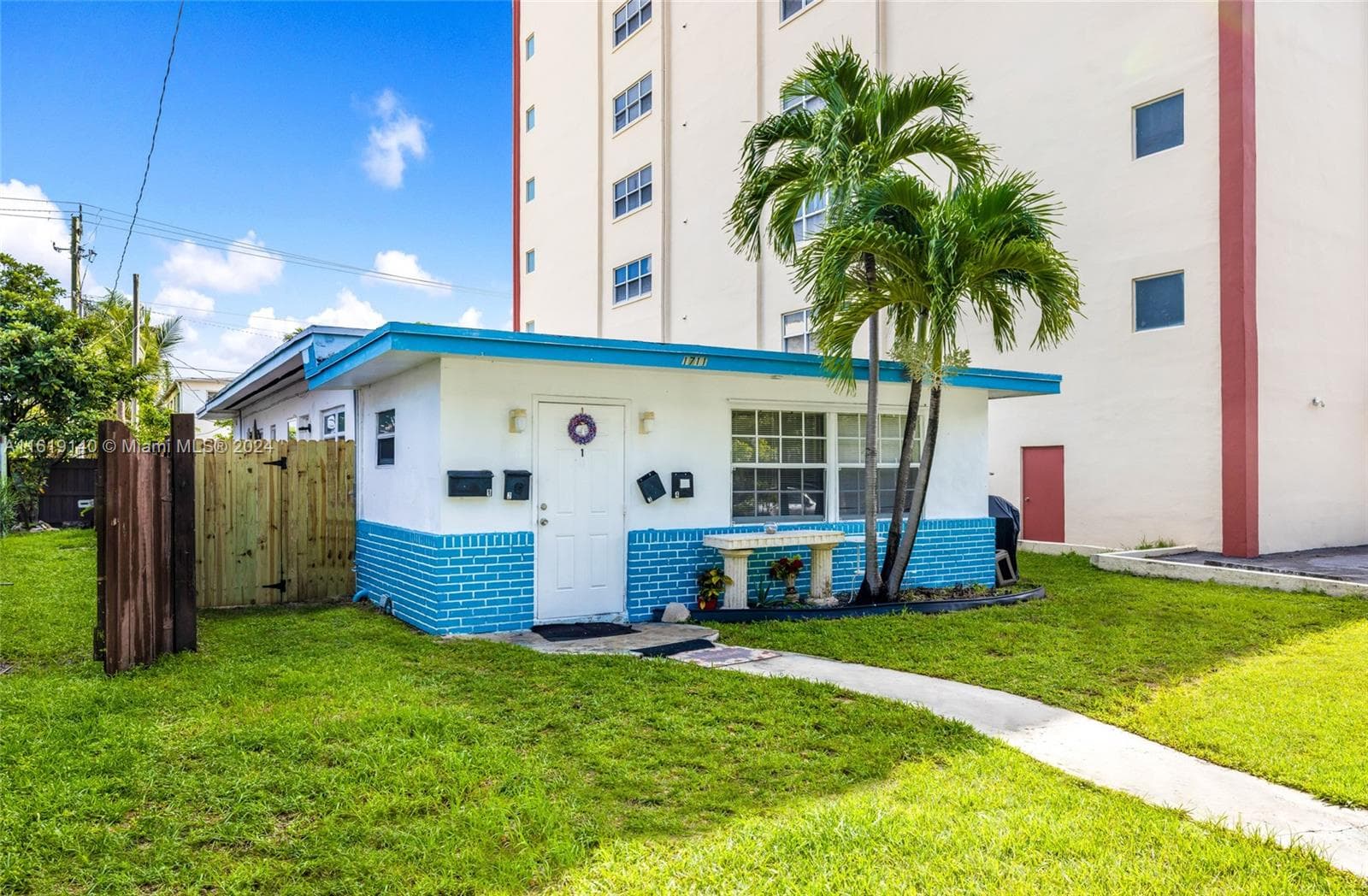 1711 Buchanan St, Hollywood FL 33020