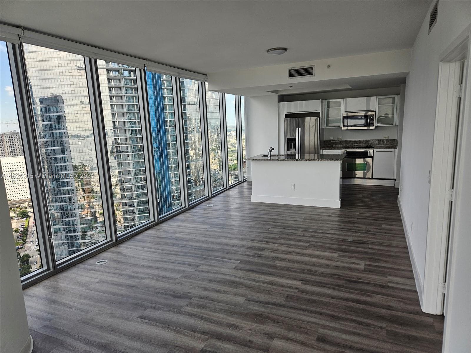 888 Biscayne Blvd # 4001, Miami FL 33132 photo 2