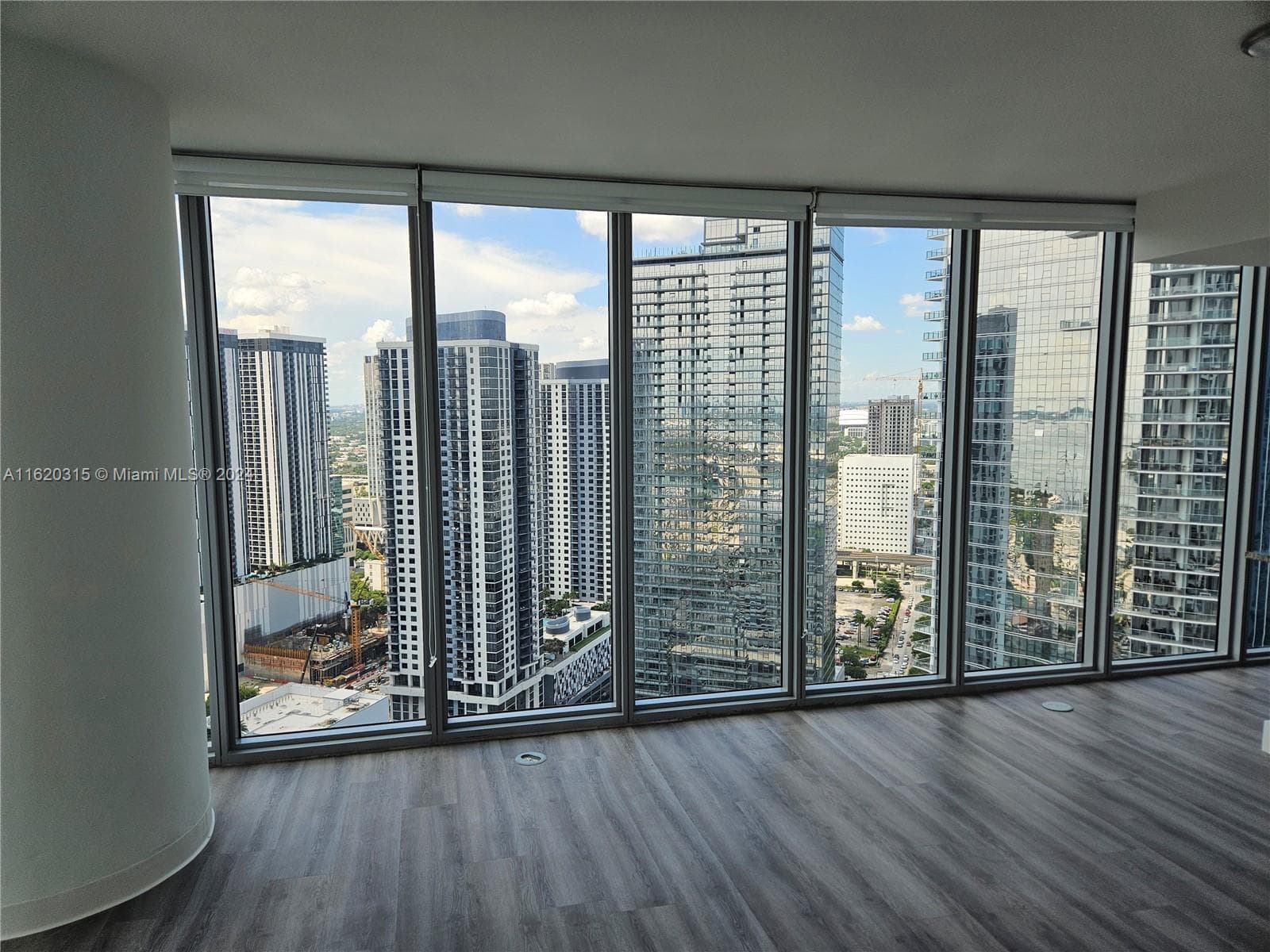 888 Biscayne Blvd # 4001, Miami FL 33132 photo 3