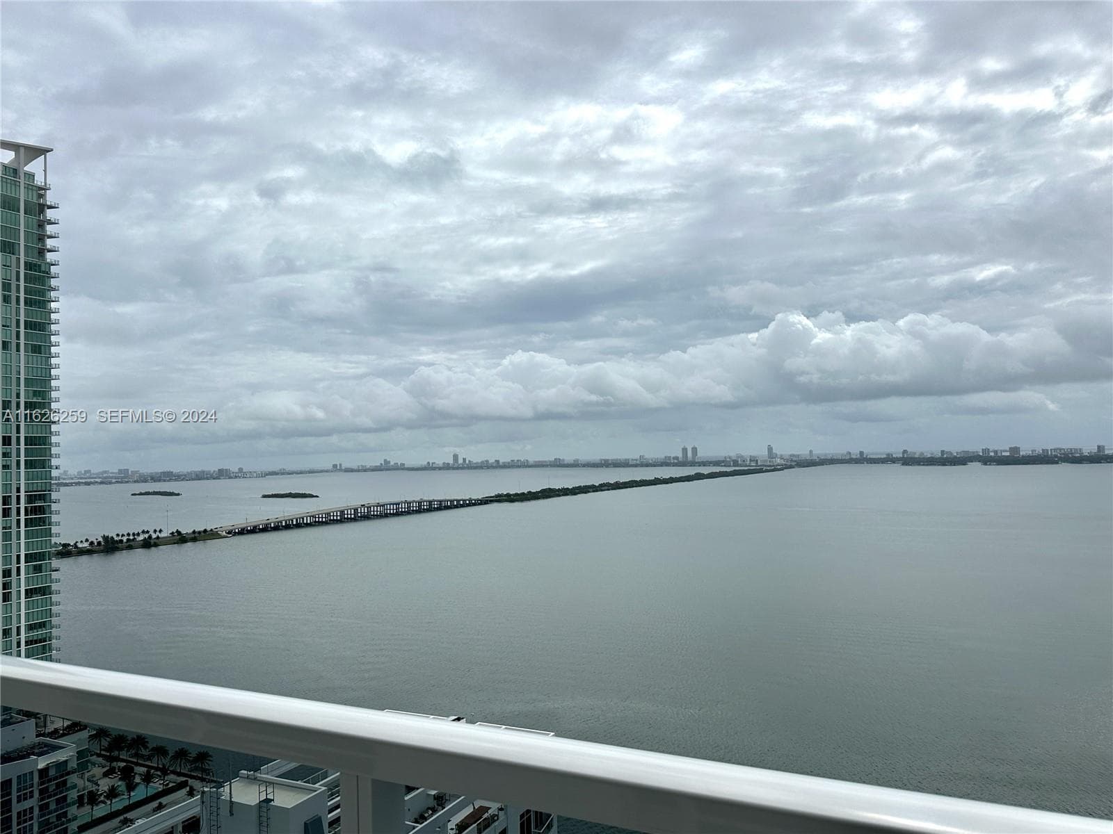 600 NE 27th St # 2302, Miami FL 33137 photo 4