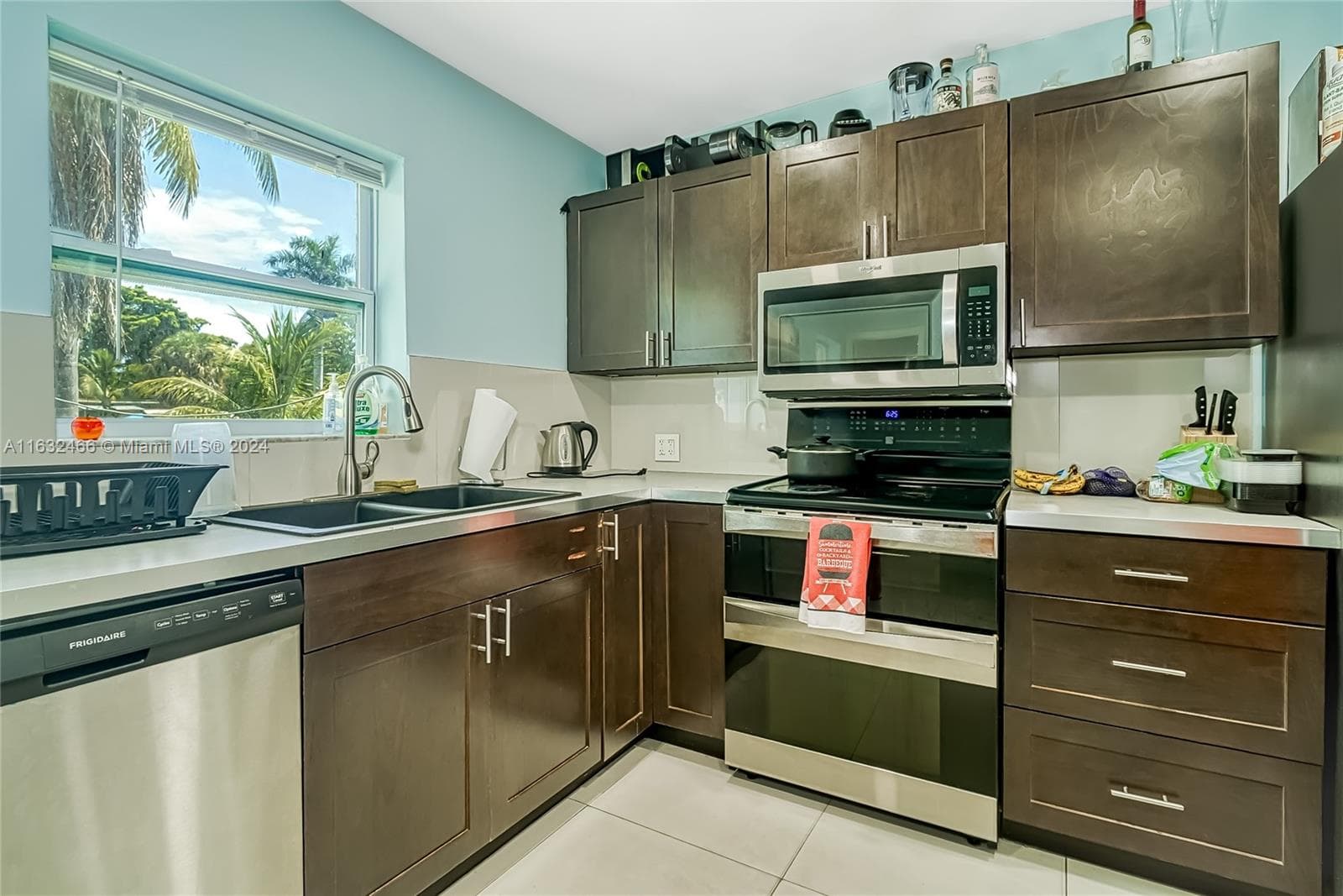 216 SW 6th St, Hallandale Beach FL 33009 photo 4
