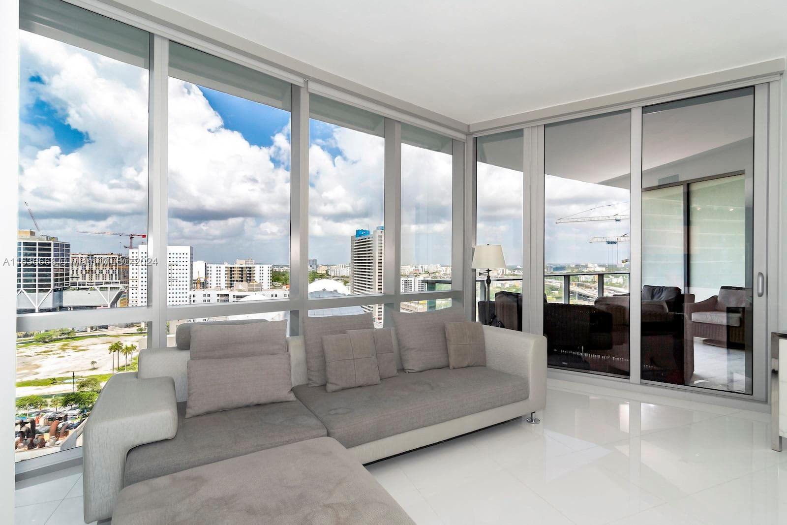 851 NE 1st Ave # 1710, Miami FL 33132 photo 2
