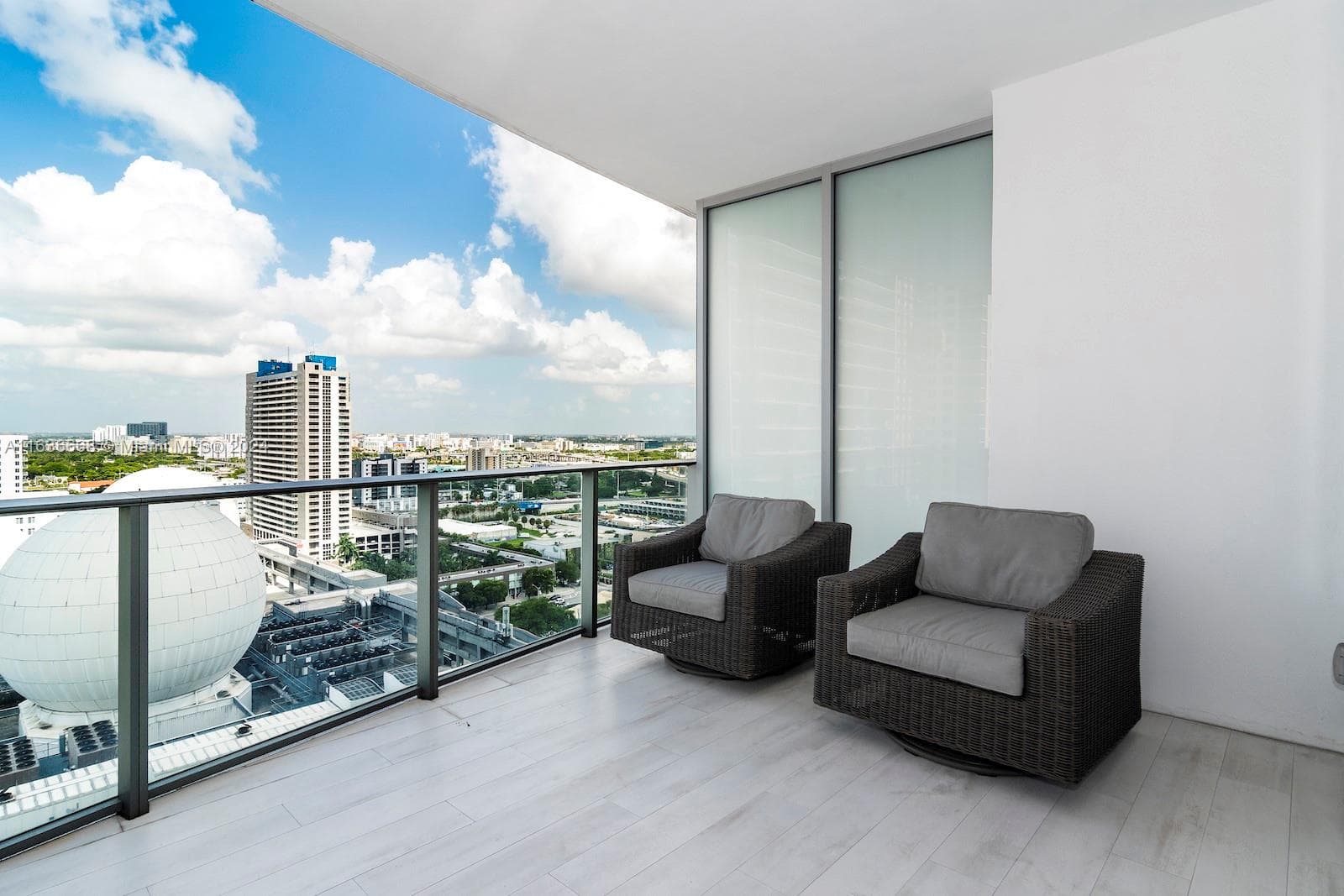 851 NE 1st Ave # 1710, Miami FL 33132 photo 5