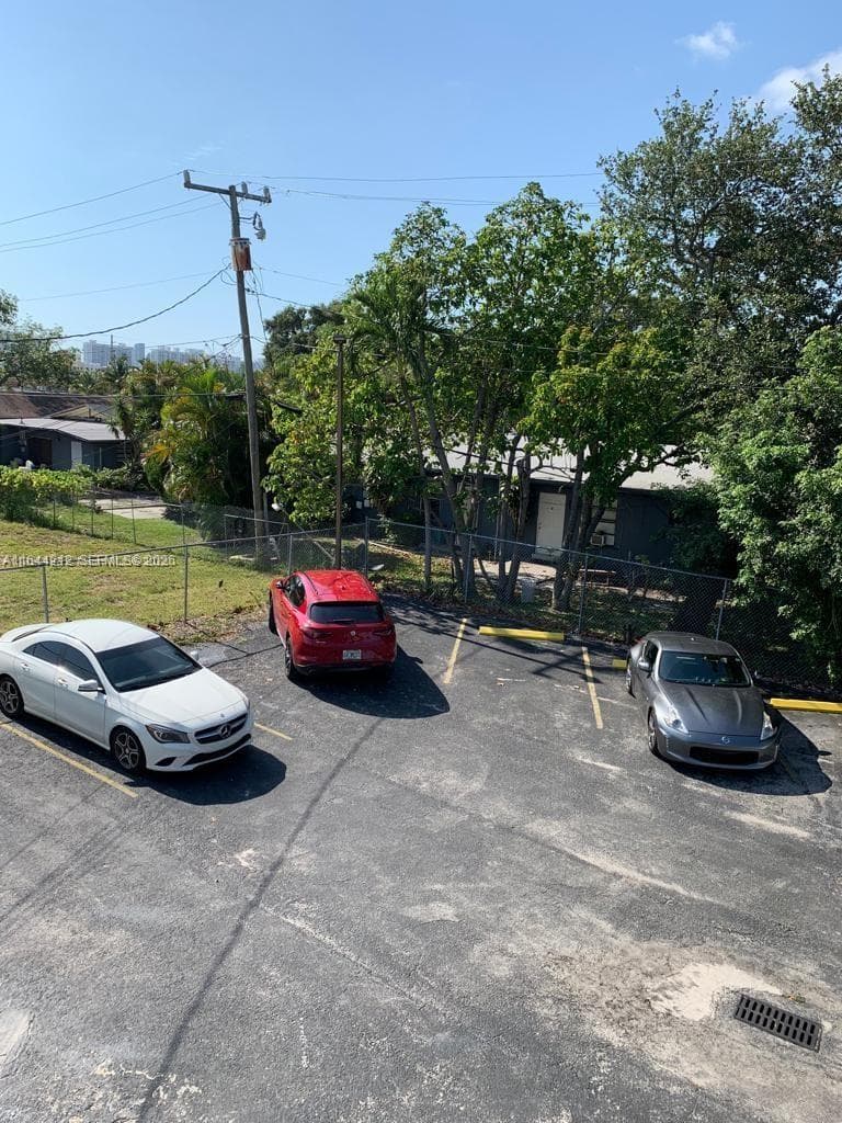 2500 NE 192nd St, Miami FL 33180 photo 5