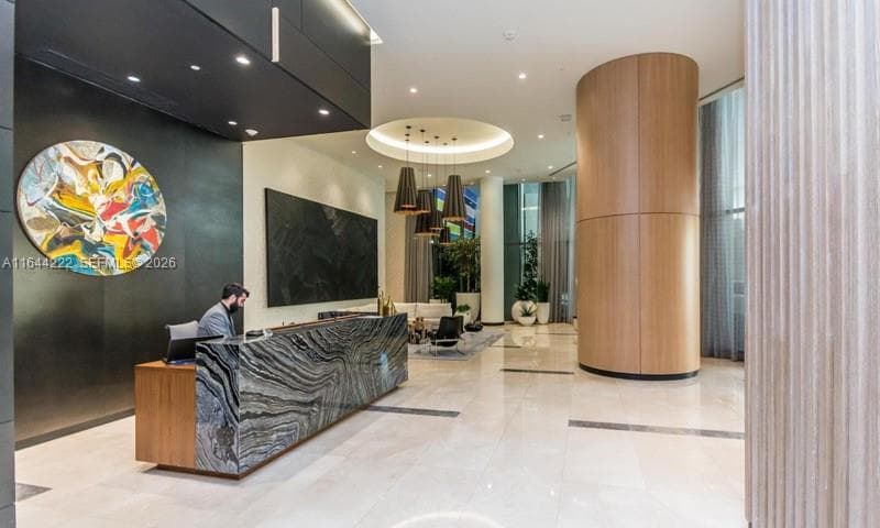 45 SW 9th St # 1005, Miami FL 33130 photo 5